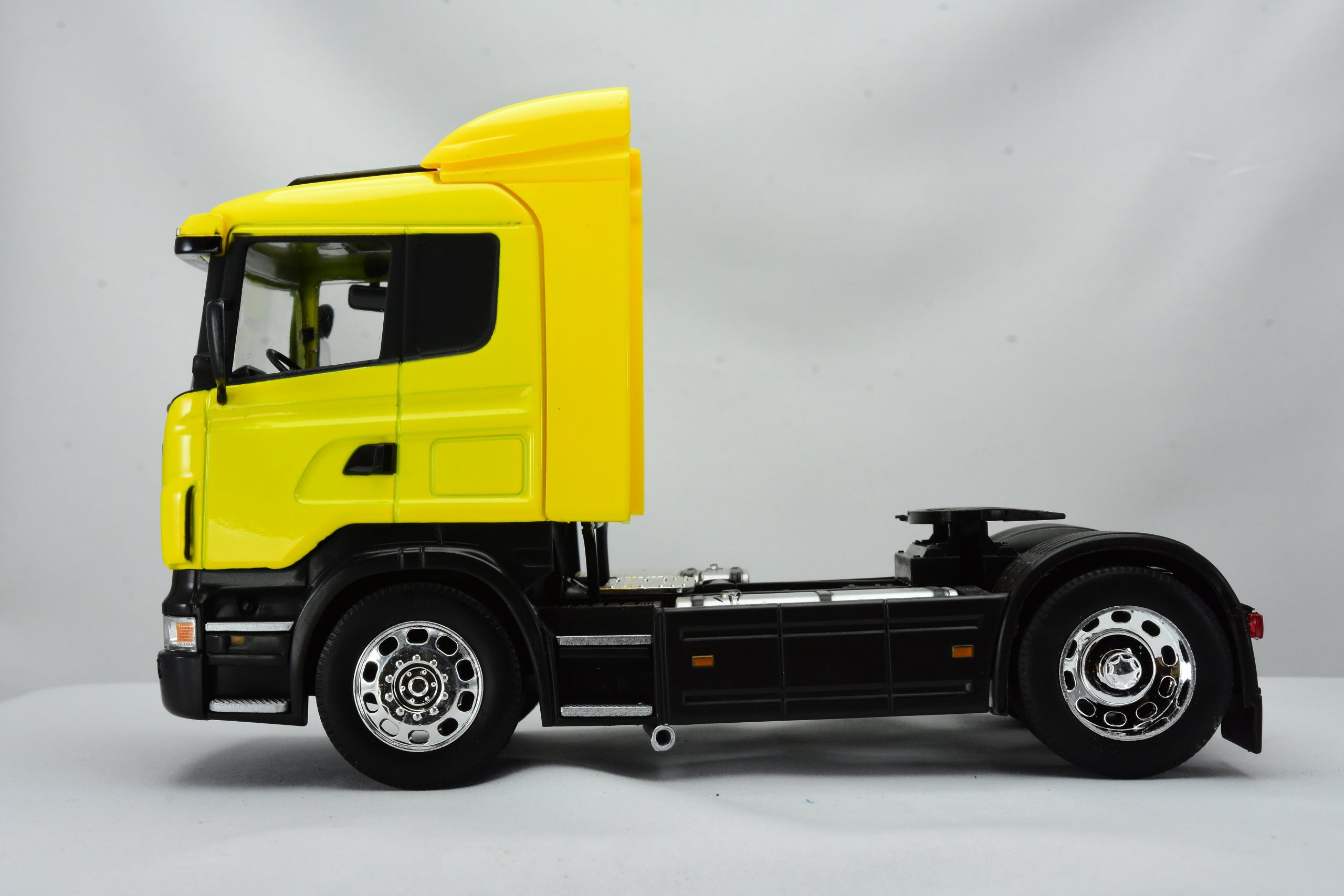 Miniatura Carreta Scania 1/32